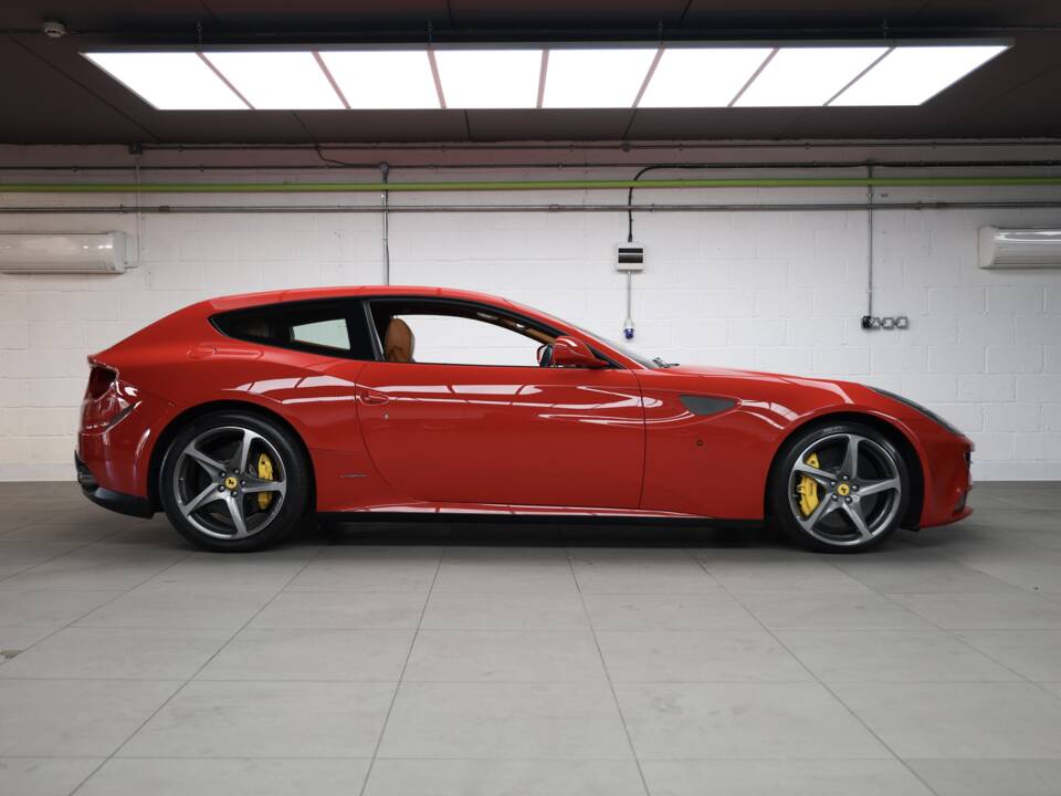 Immagine 10/50 di Ferrari FF (2011)