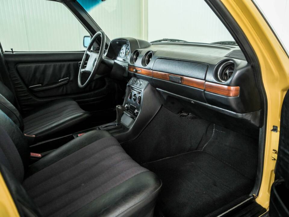 Bild 12/50 von Mercedes-Benz 300 TD Turbodiesel (1981)