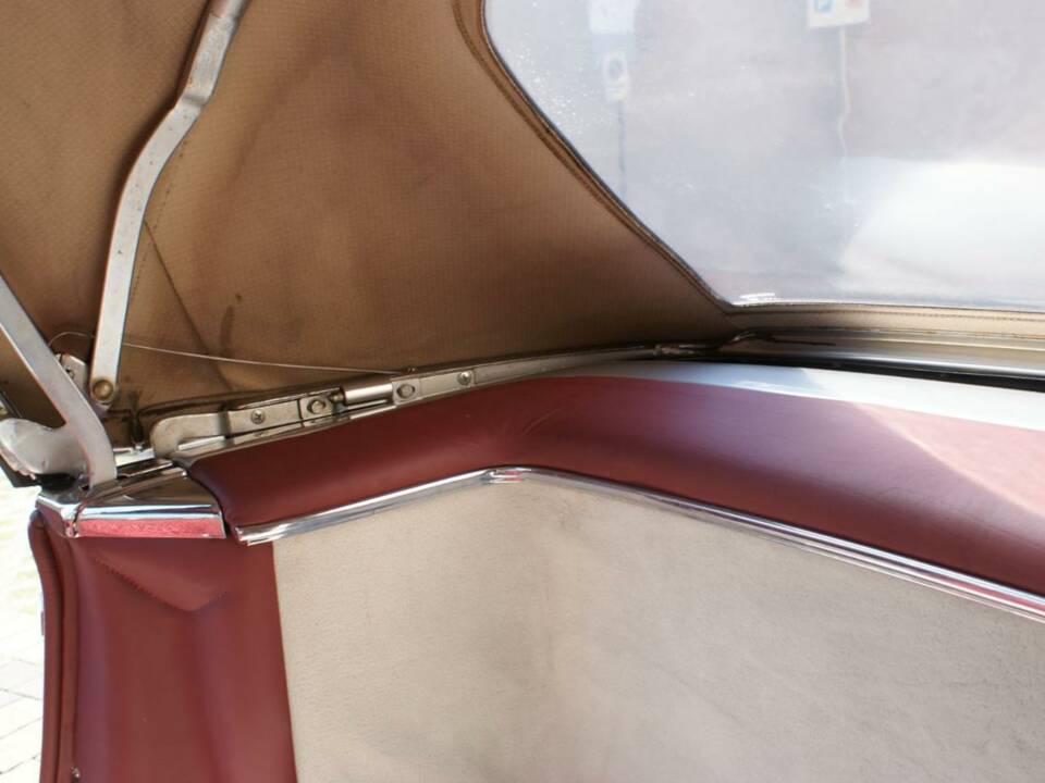 Image 43/50 of Mercedes-Benz 230 SL (1967)