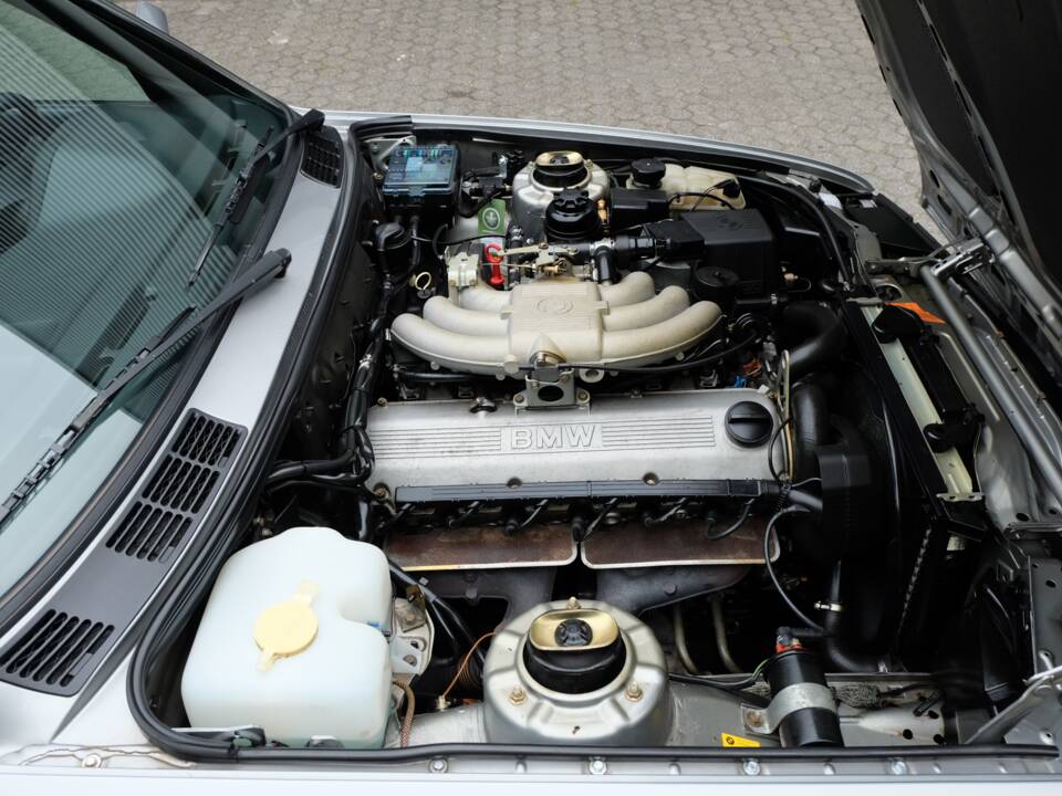 Bild 43/56 von BMW 325ix (1987)