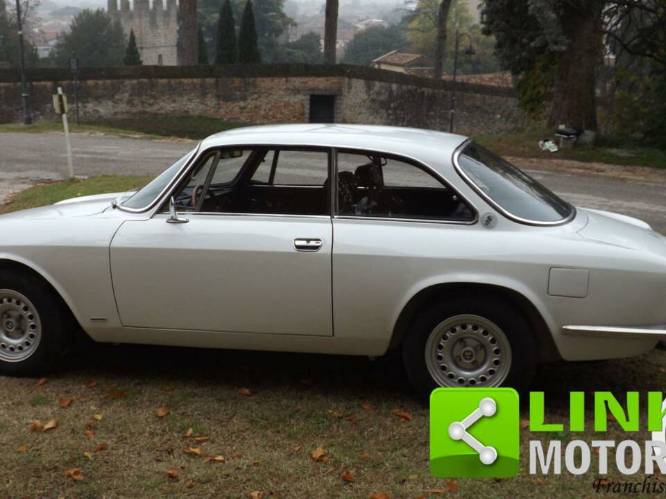 Immagine 7/10 di Alfa Romeo 2000 GT Veloce (1972)