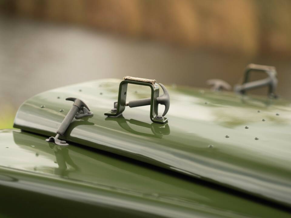 Image 38/50 of Land Rover 80 (1952)