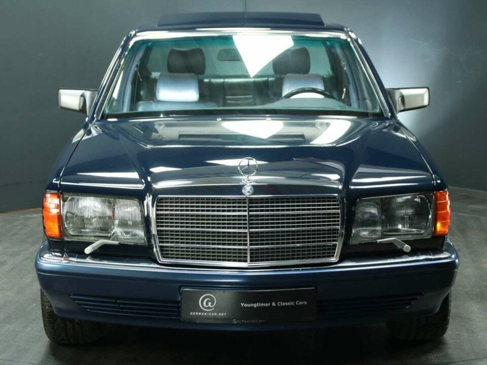 Imagen 8/30 de Mercedes-Benz 560 SEL (1990)