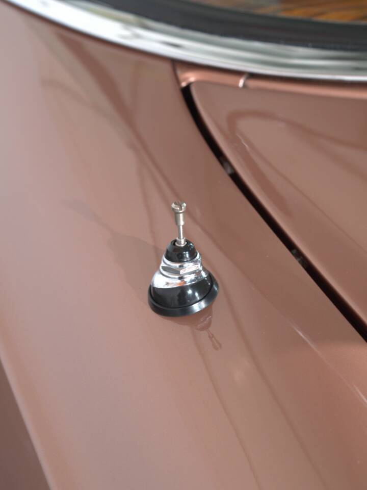 Image 15/57 of Mercedes-Benz 280 SE 3,5 (1971)