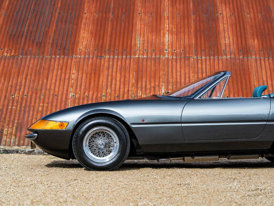 Imagen 12/32 de Ferrari 365 GTB&#x2F;4 Daytona (1973)
