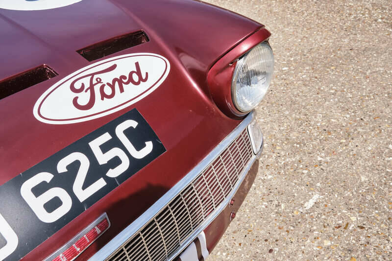 Image 36/50 of Ford Anglia (1965)