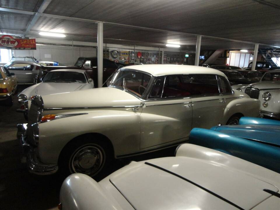 Image 13/28 de Mercedes-Benz 300 d (1960)