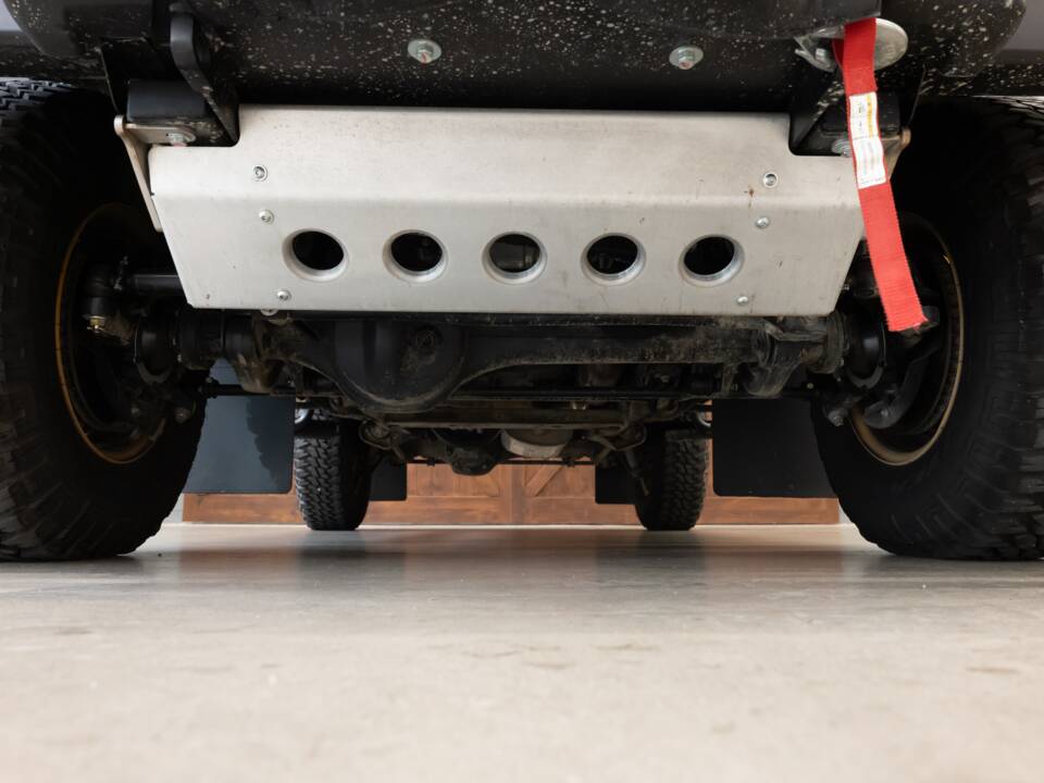 Image 46/47 of Land Rover Defender 90 Works V8 (2013)