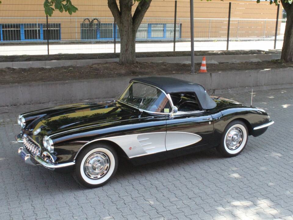 Imagen 2/18 de Chevrolet Corvette (1960)