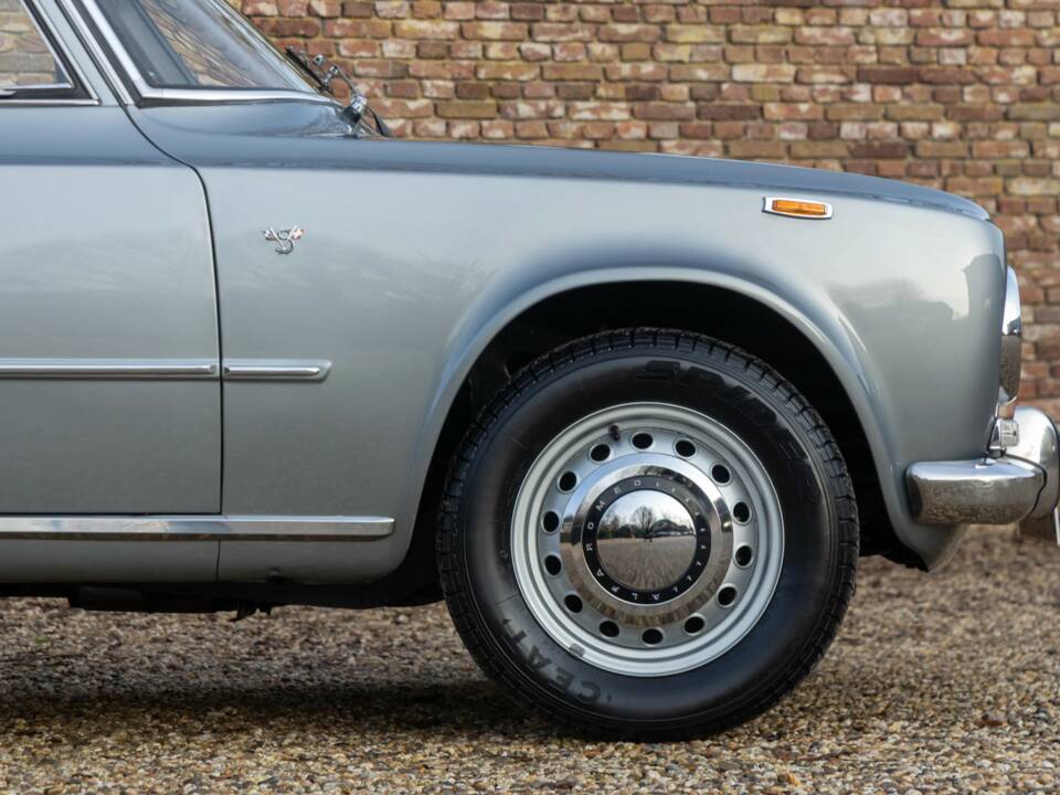 Afbeelding 47/50 van Alfa Romeo Giulia 1600 S (1968)
