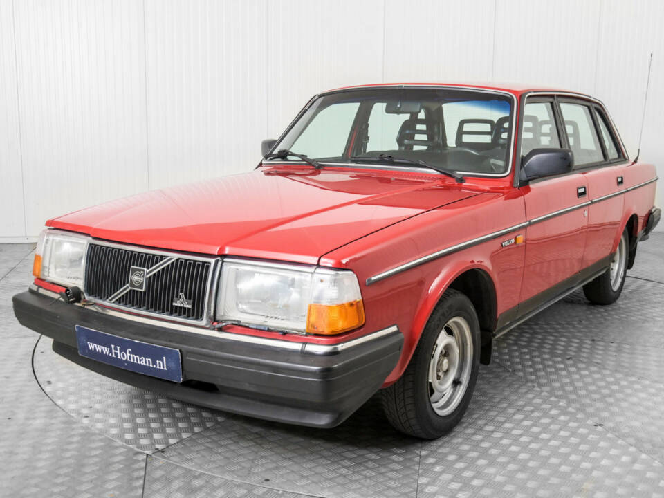 Image 18/50 of Volvo 240 (1987)