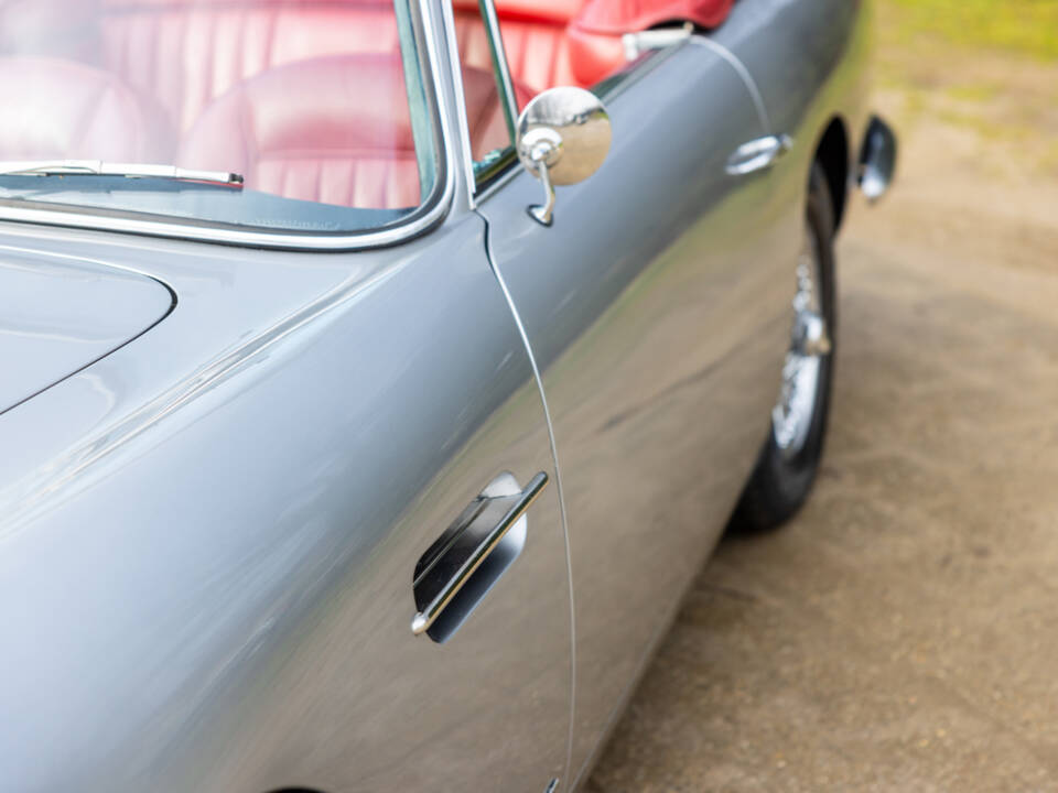 Image 37/50 of Aston Martin DB 5 (1964)