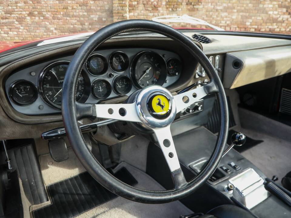 Afbeelding 47/50 van Ferrari 365 GTB/4 Daytona (1973)