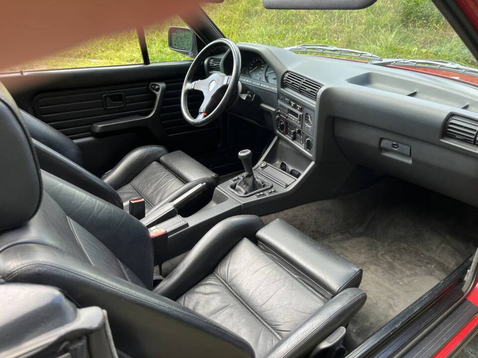 Image 2/8 de BMW 325i (1986)