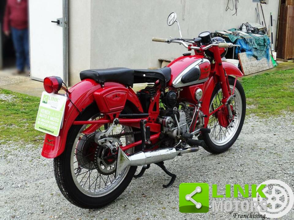 Imagen 8/10 de Moto Guzzi DUMMY (1948)