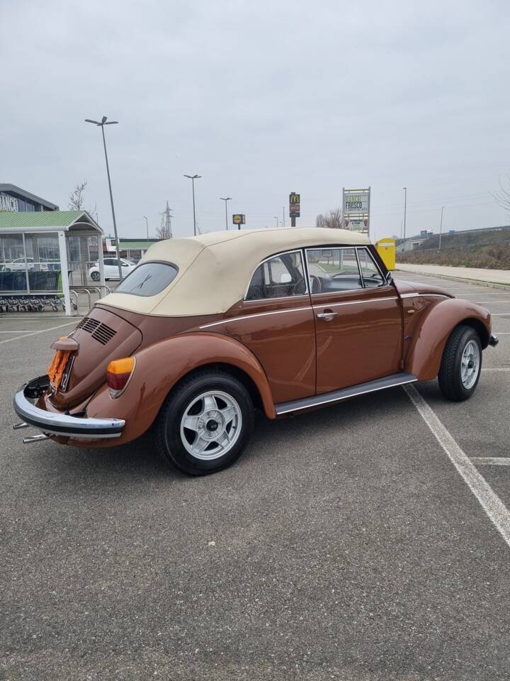 Image 2/13 of Volkswagen Beetle 1303 (1975)