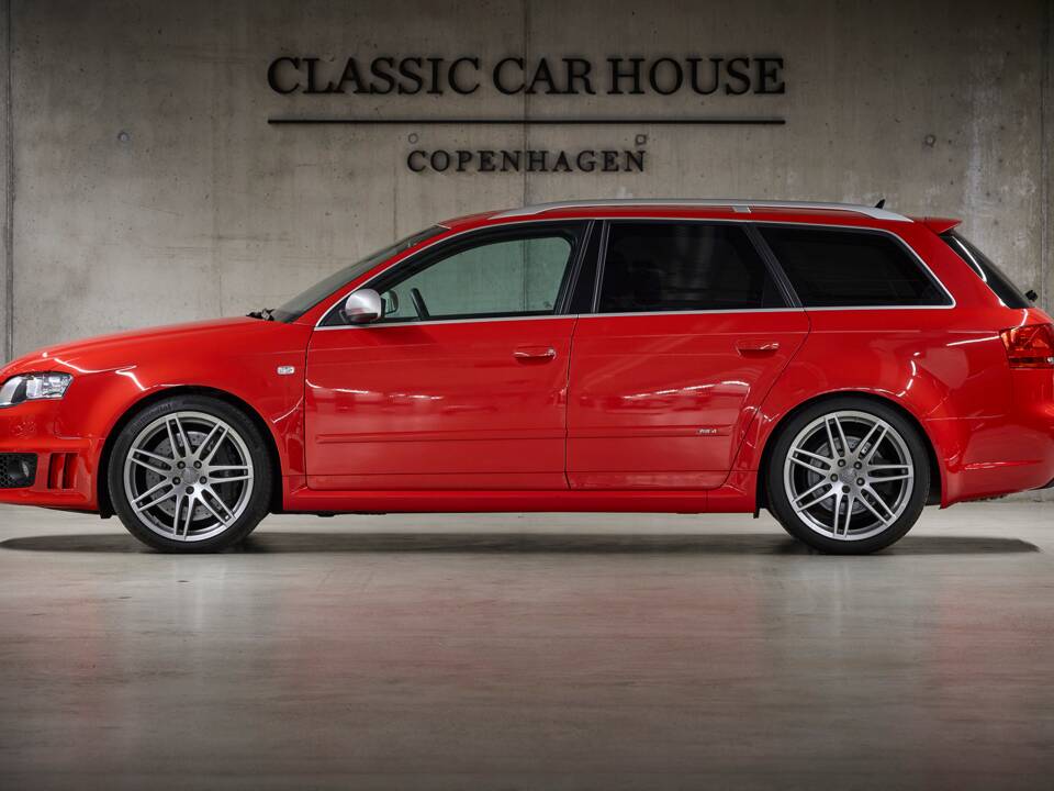 Image 5/95 of Audi RS4 Avant (2006)