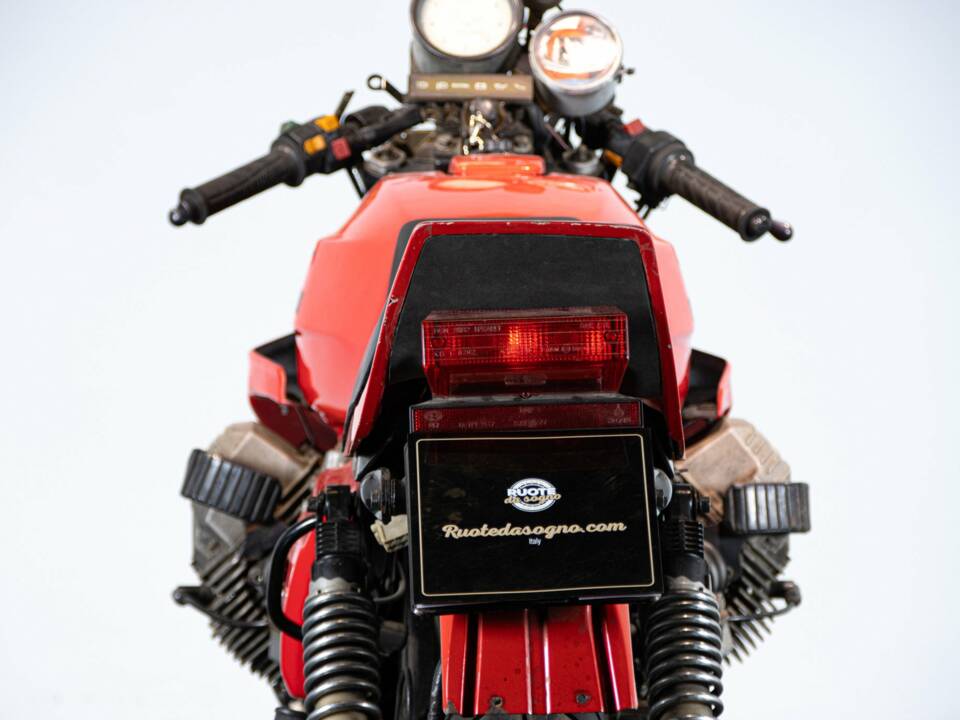 Image 13/49 de Moto Guzzi 850 LeMans (1981)