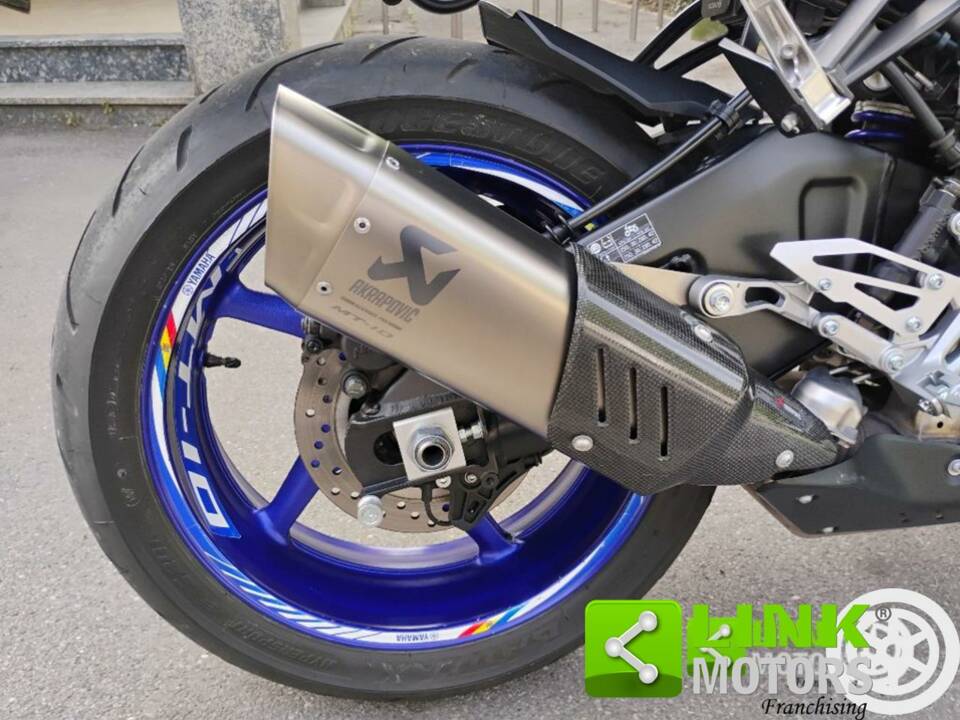 Immagine 4/9 di Yamaha DUMMY (1999)