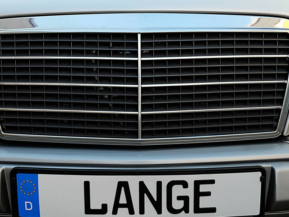 Image 36/74 of Mercedes-Benz E 320 (1997)