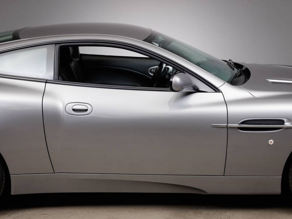 Bild 7/29 von Aston Martin V12 Vanquish (2001)