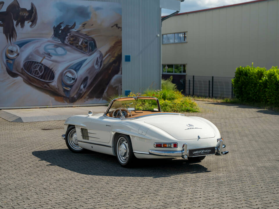Immagine 9/38 di Mercedes-Benz 300 SL Roadster (1961)