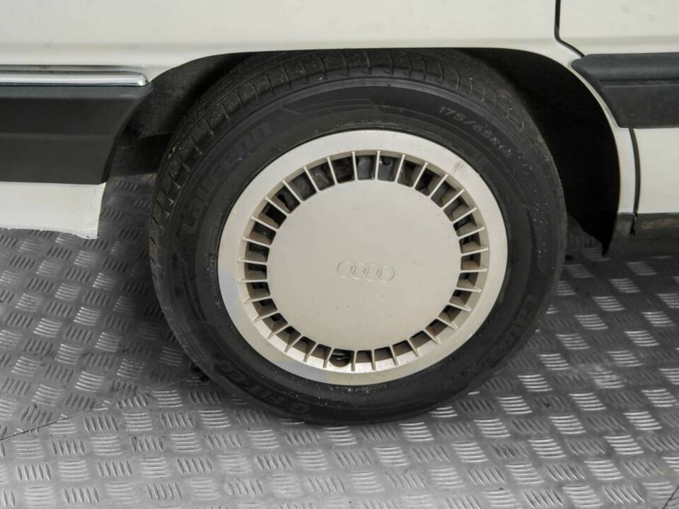 Image 31/50 of Audi 100 - 1.8 (1987)