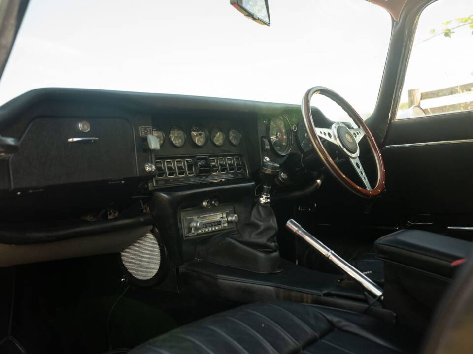 Image 41/50 de Jaguar Type E (2+2) (1969)