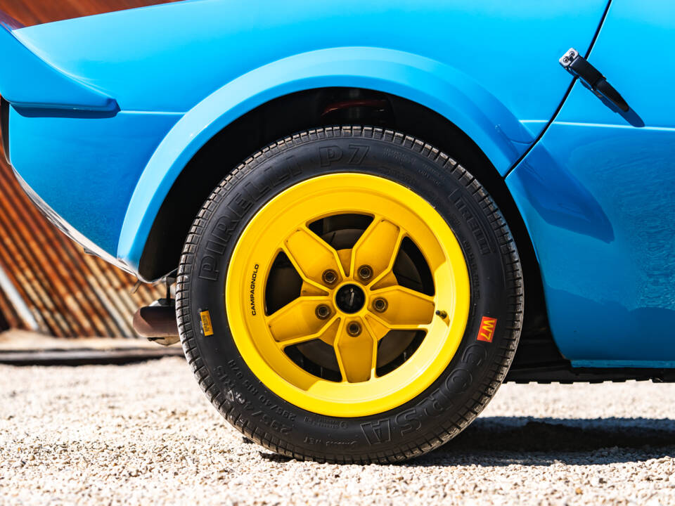 Image 45/46 of Lancia Stratos HF Stradale (1975)