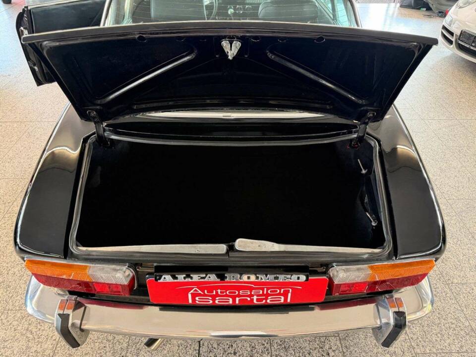 Afbeelding 22/24 van Alfa Romeo 2000 GTV (1976)