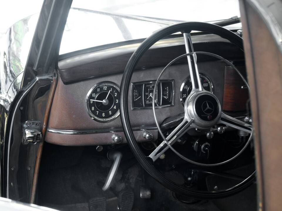 Image 19/50 de Mercedes-Benz 170 S Cabriolet A (1951)