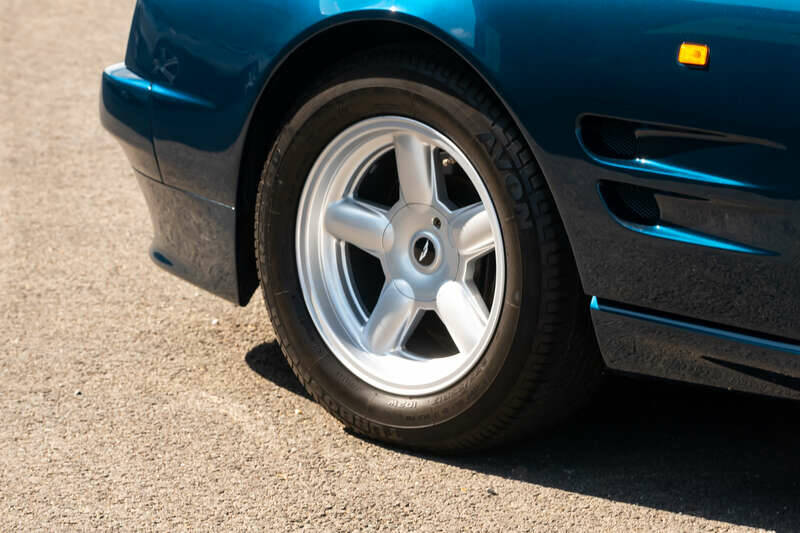 Image 24/50 of Aston Martin Virage Volante (1993)