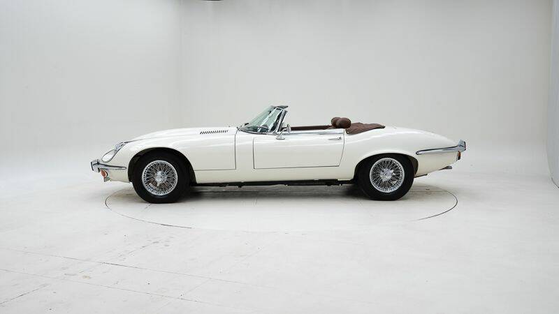Immagine 8/15 di Jaguar E-Type V12 (1974)