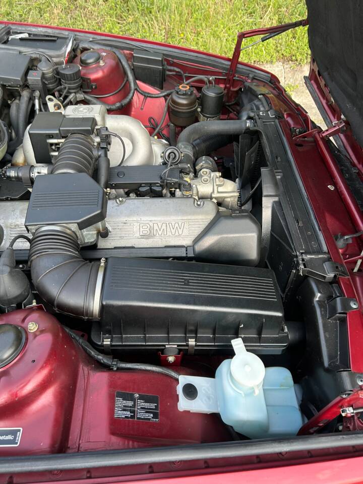 Image 26/51 of BMW 535i (1991)