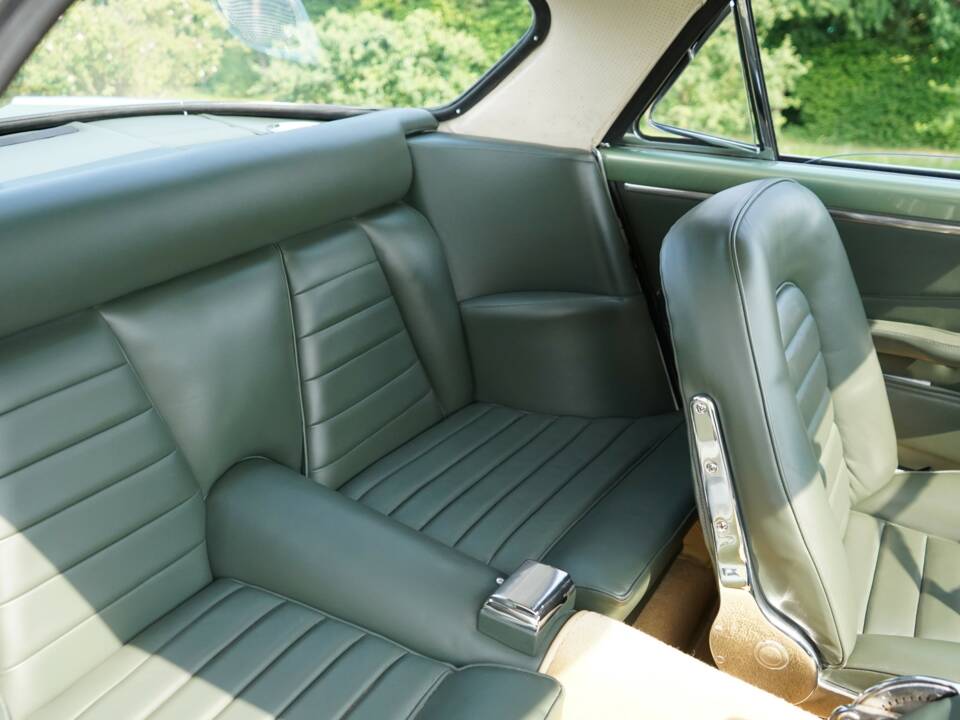 Image 62/75 of Maserati 3500 GT Touring (1961)