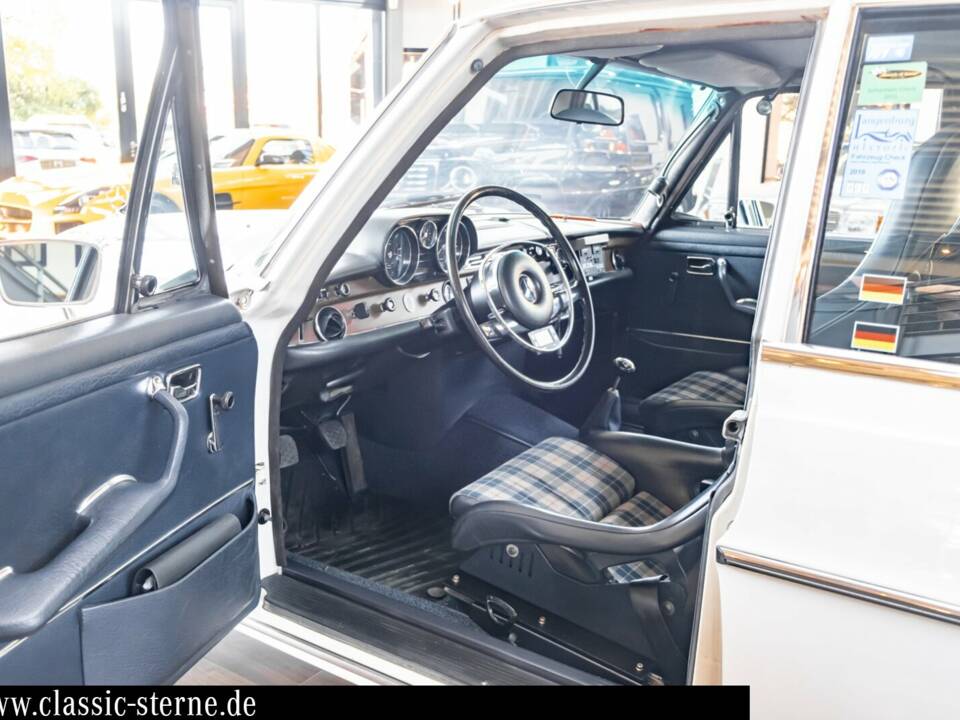 Imagen 13/15 de Mercedes-Benz 280 SE 3,5 (1971)