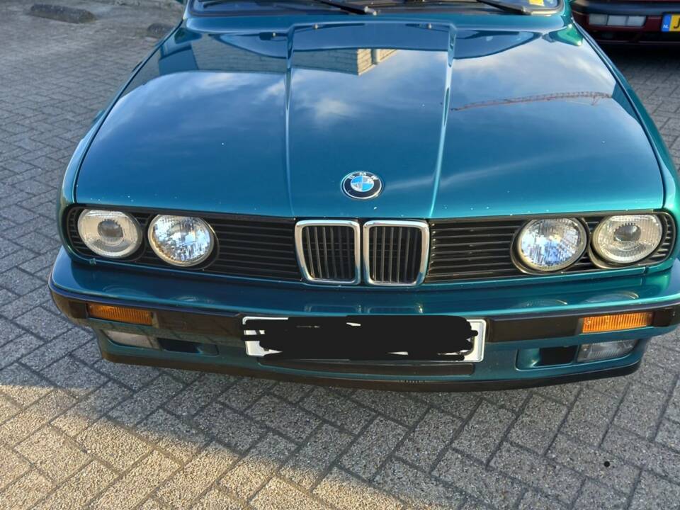 Image 3/6 of BMW 316i Touring (1993)