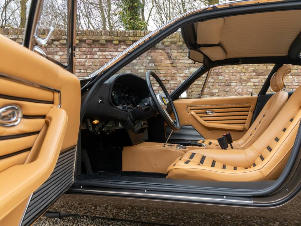 Image 15/50 de Ferrari 365 GTB/4 Daytona (1974)
