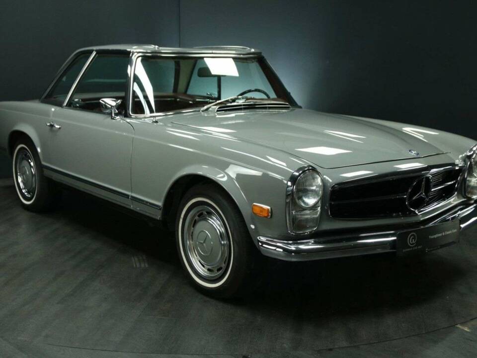 Immagine 9/50 di Mercedes-Benz 250 SL (1968)
