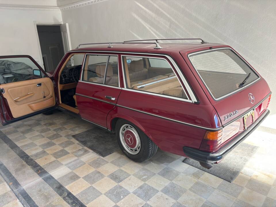 Bild 9/11 von Mercedes-Benz 300 TD (1979)