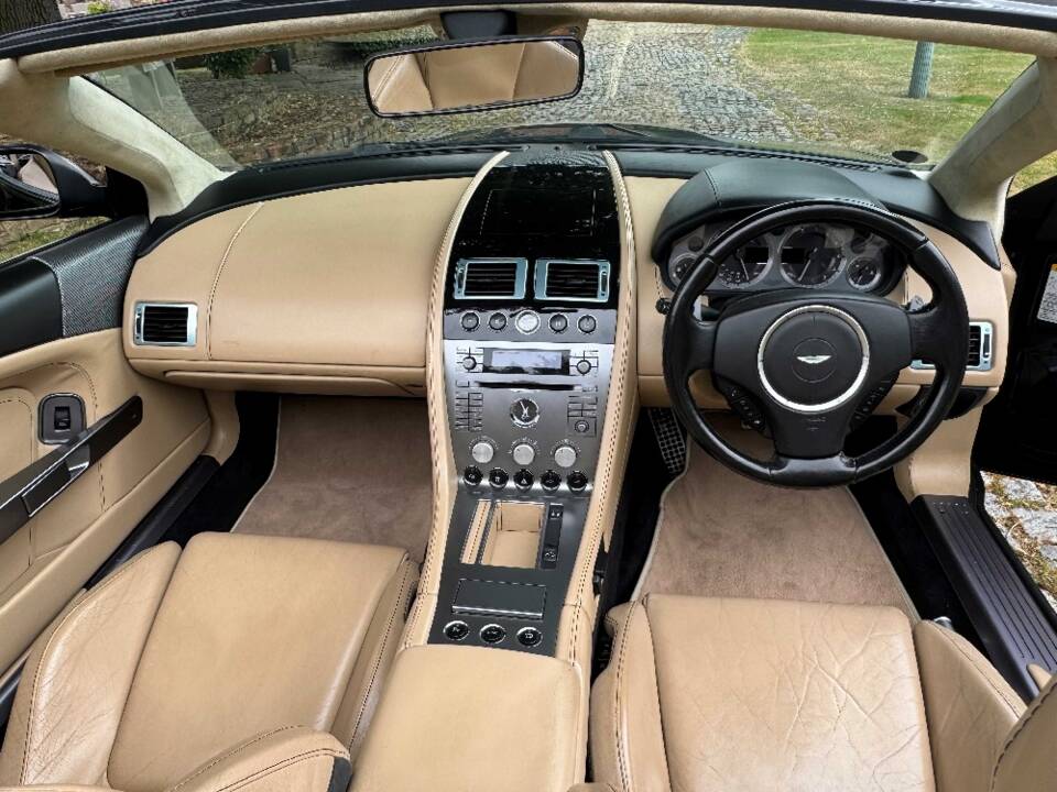 Immagine 22/32 di Aston Martin DB 9 Volante (2006)