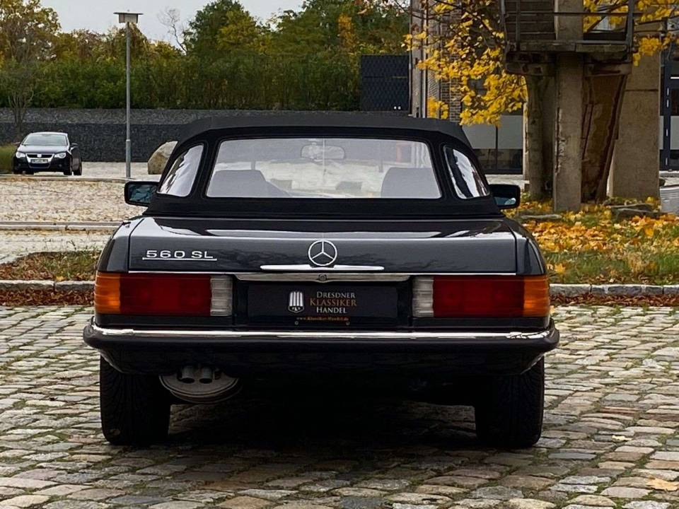 Bild 6/17 von Mercedes-Benz 560 SL (1986)