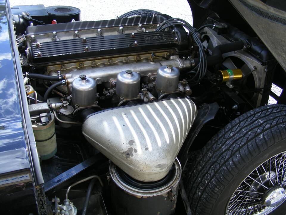 Image 22/30 de Jaguar E-Type (1971)