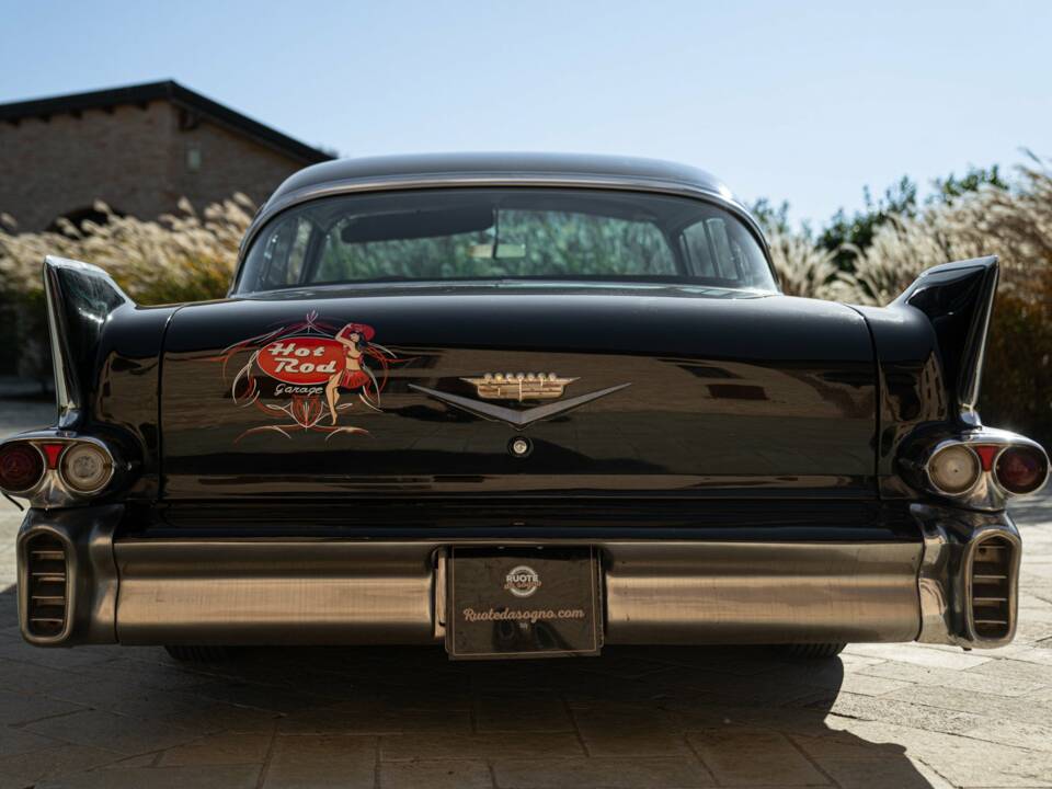 Image 15/50 of Cadillac 60 Special Fleetwood Coupe (1958)