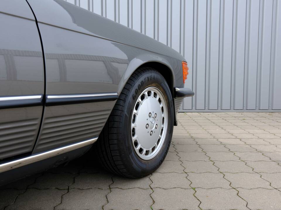 Image 92/97 de Mercedes-Benz 560 SL (1987)