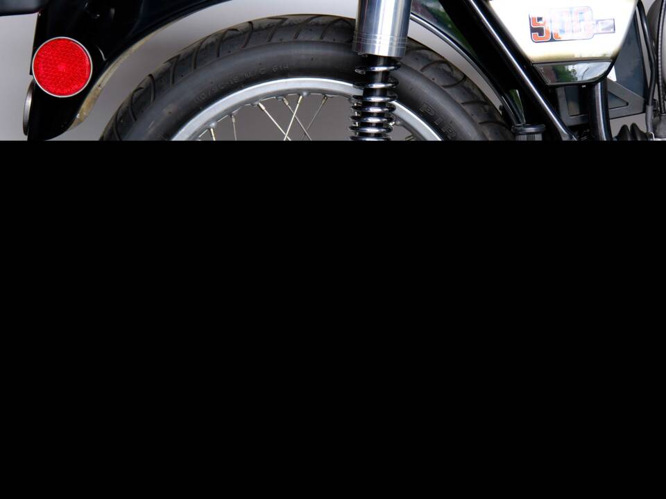 Image 14/91 of BMW R 90 S (1975)