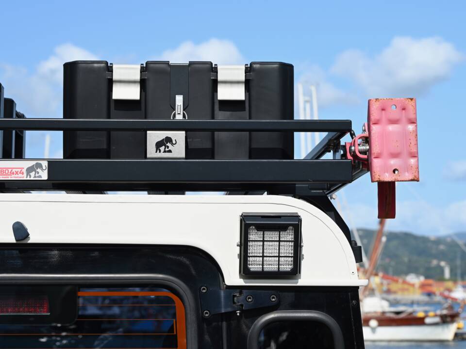 Image 39/70 of Land Rover Defender 90 TD4 (2007)
