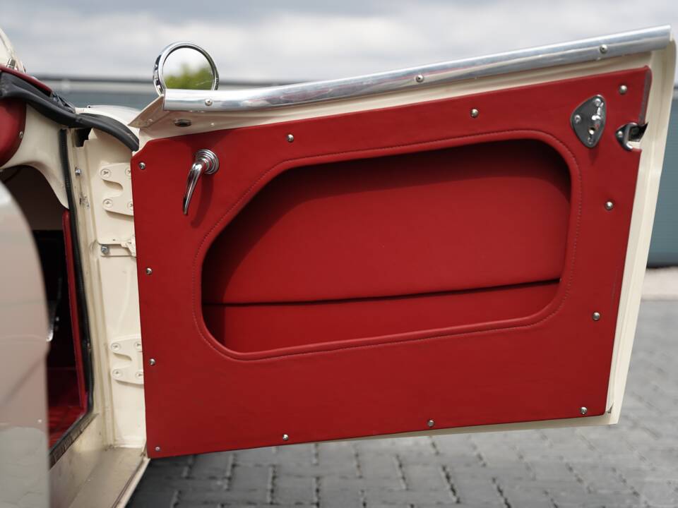 Image 14/50 of Austin-Healey 100&#x2F;6 (BN6) (1958)