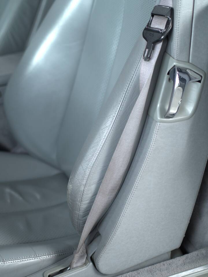 Image 43/56 de Mercedes-Benz 500 SL (1993)