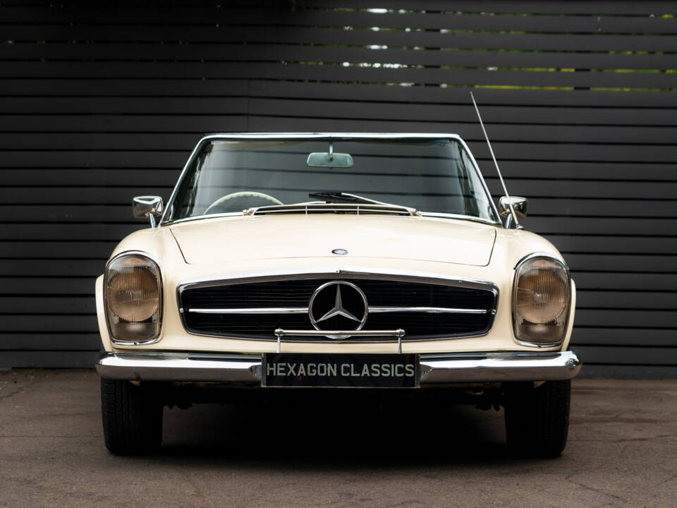 Afbeelding 3/52 van Mercedes-Benz 230 SL (1964)